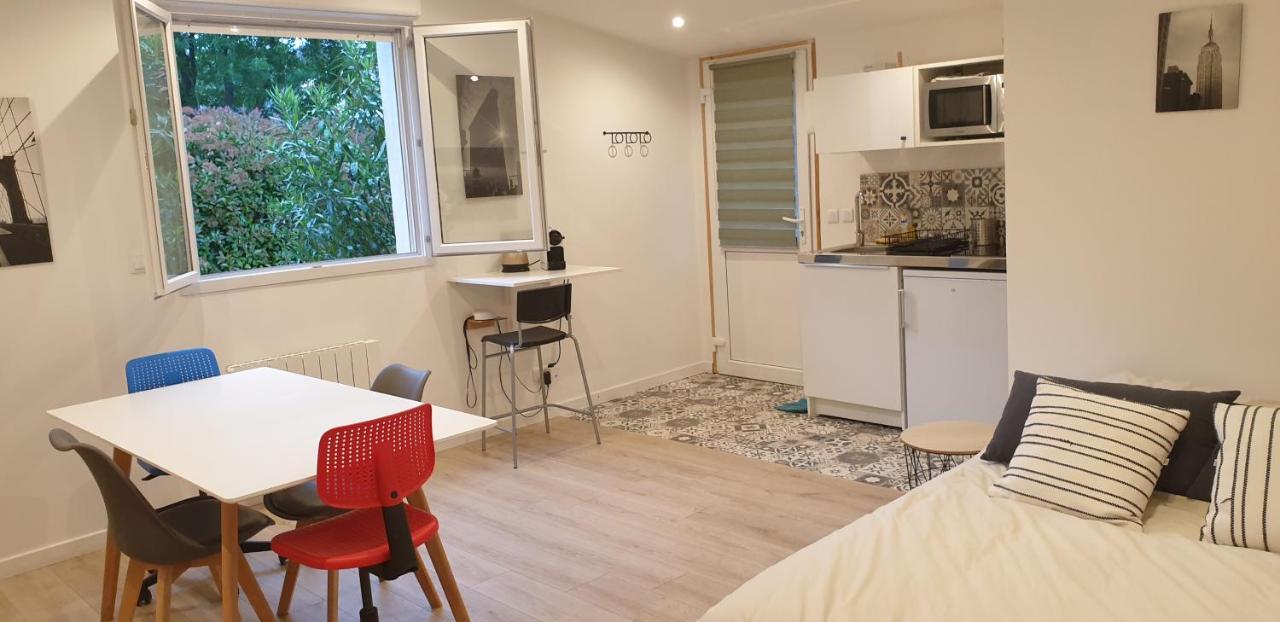 Adorable Studio 25M² Tres Calme Avec Parking Marselha Exterior foto